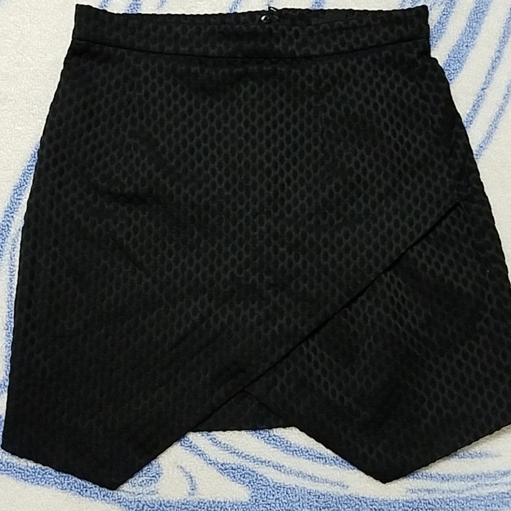 H&M asymmetrical black skirt